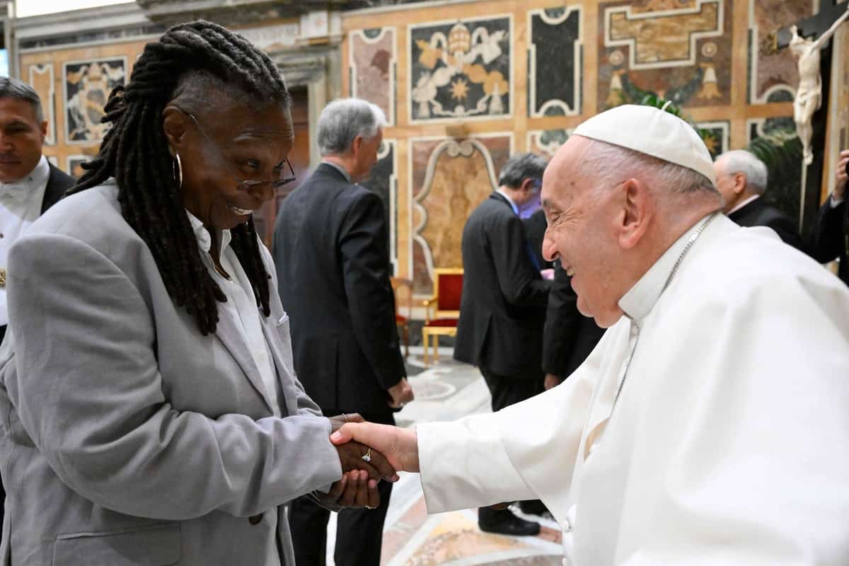 Mort du pape Fran&ccedil;ois: de Whoopi Goldberg &agrave; Martin Scorsese, des vedettes lui rendent hommage