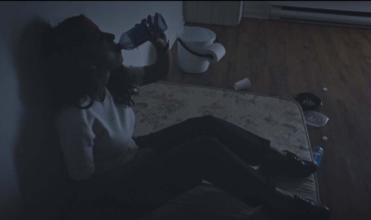 [VIDÉO] «Indéfendable»: Voyez Inès casser la gueule de sa ravisseuse | JDM