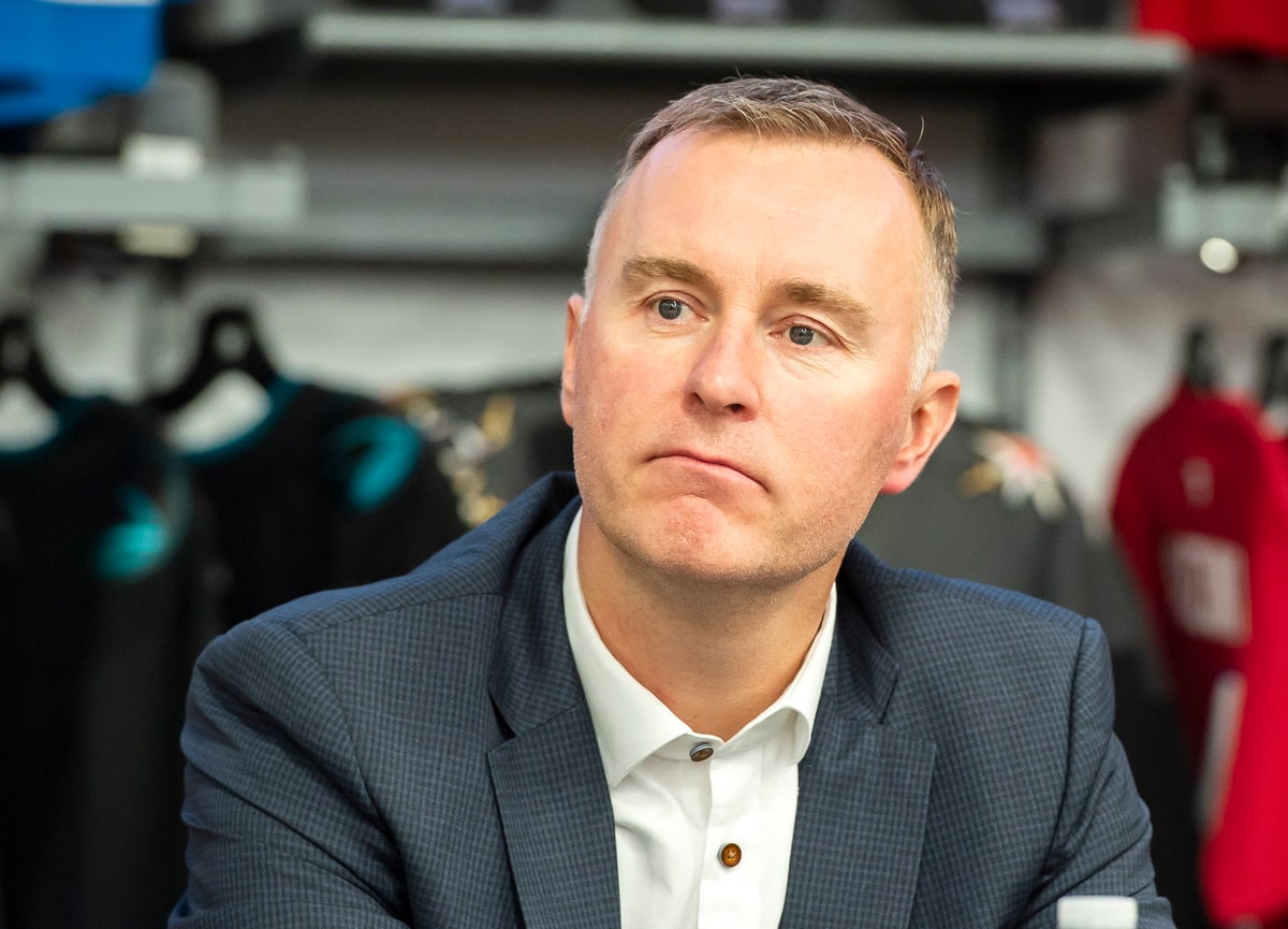 The development of hockey in Quebec "is not just a joke," according to Jocelyn Thibault, who officially submitted his strategic plan to Hockey Quebec