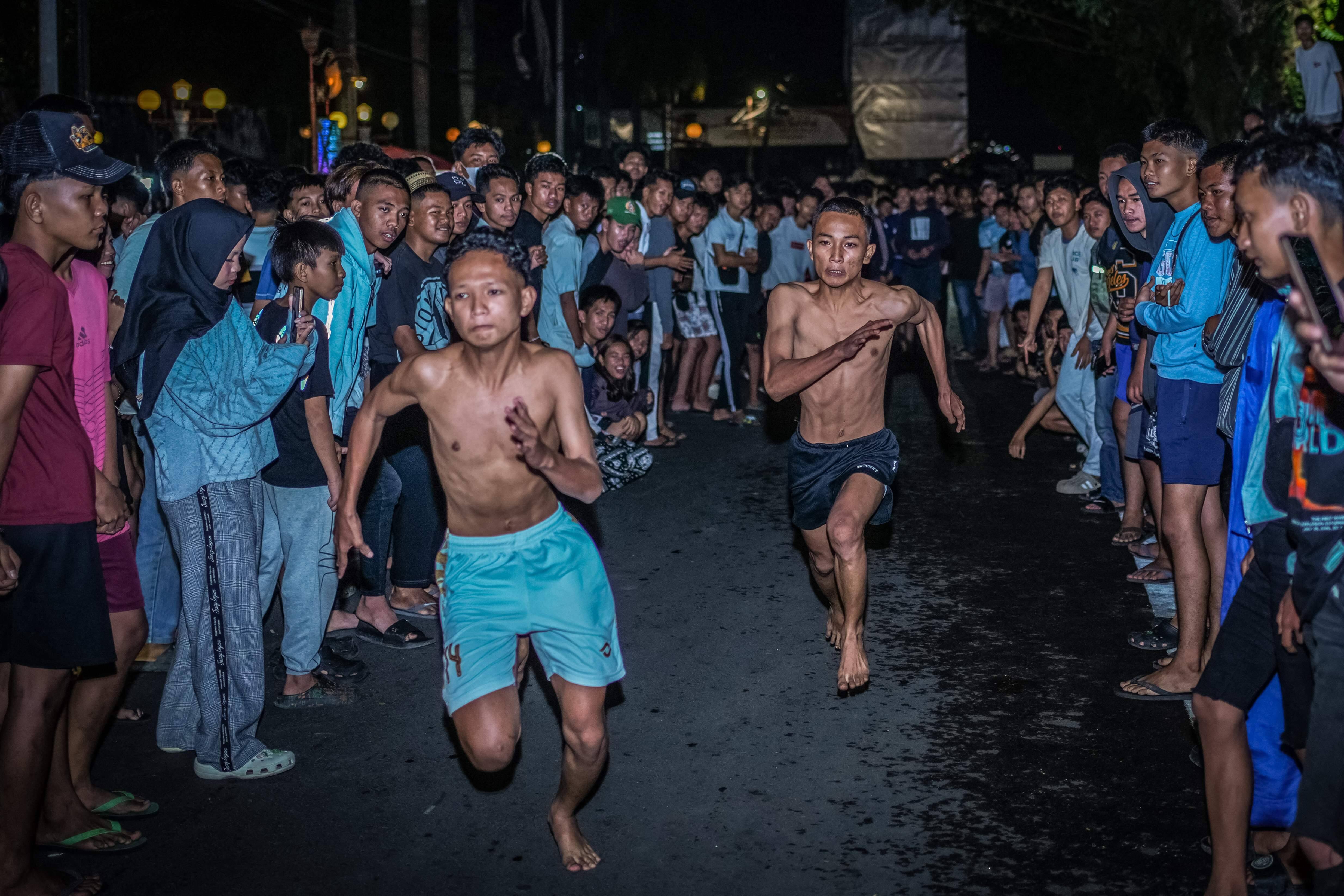 L&rsquo;Indon&eacute;sie va interdire l&rsquo;acc&egrave;s aux r&eacute;seaux sociaux aux jeunes de moins de 16 ans