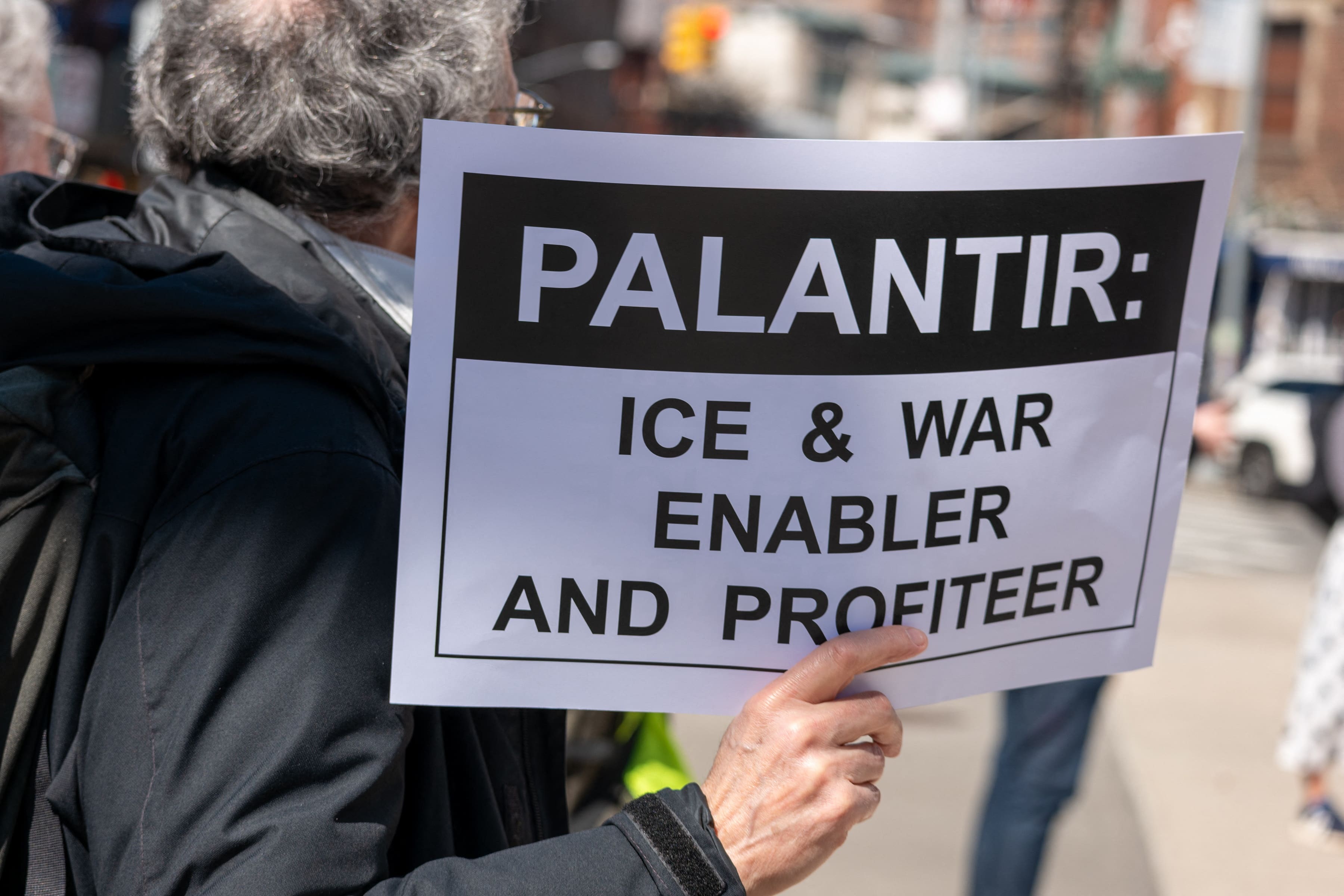 Pro-Trump et «faciste» : voici pourquoi l’entreprise de technologies militaires Palantir inquiète autant
