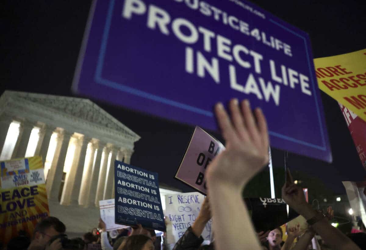 Biden lance la bataille pour le droit &agrave; l&rsquo;avortement, en p&eacute;ril &agrave; la Cour supr&ecirc;me