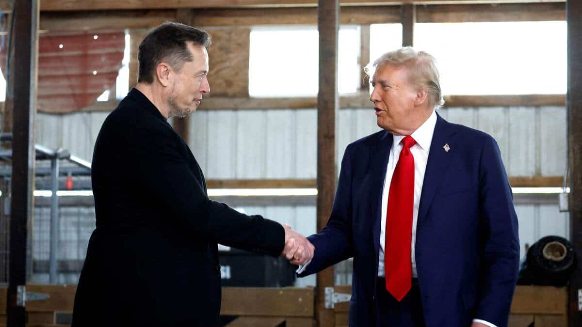 Musk se dit «à fond» pour Trump à un mois de la présidentielle américaine