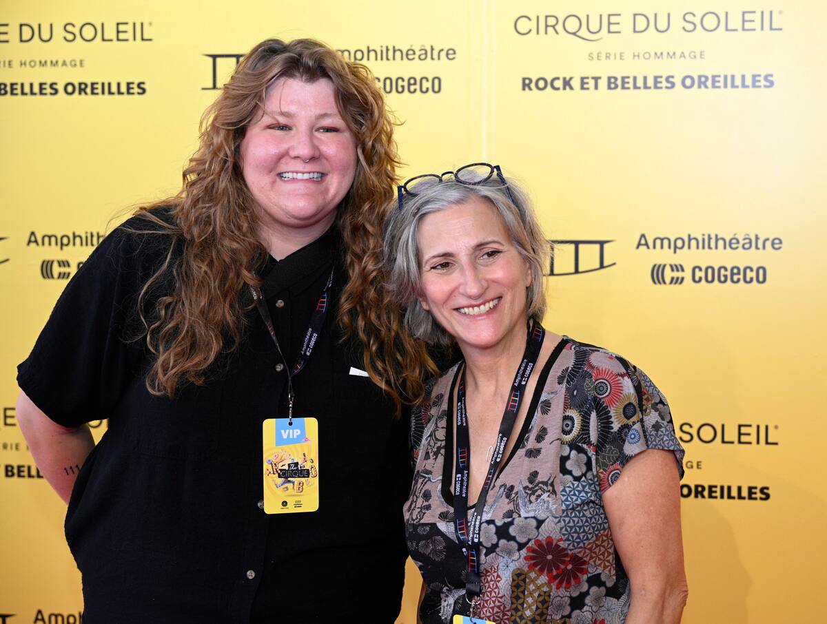 [PHOTOS]  Descubre los looks veraniegos de nuestras estrellas en la alfombra roja del espectáculo homenaje a RBO firmado por el Cirque du Soleil 