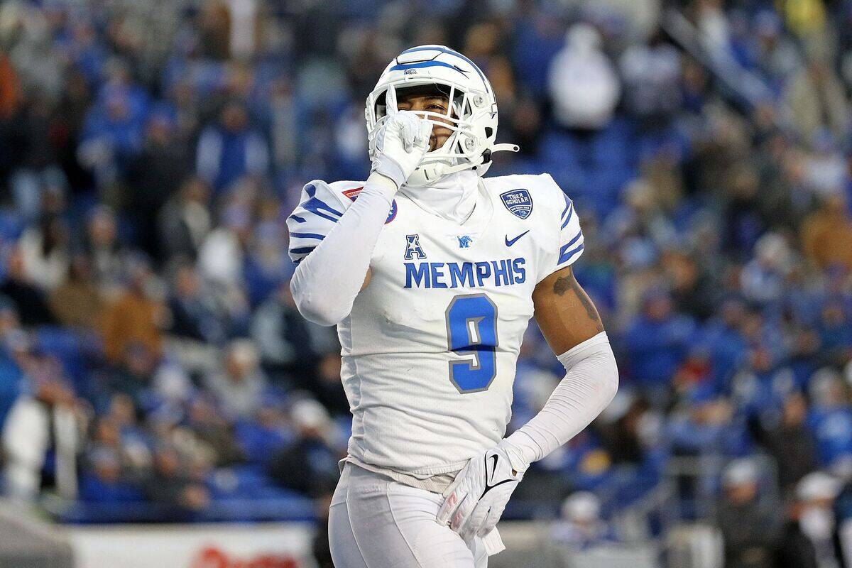 Kevin Mital, entrenando con los Rouge et Or en la Universidad Laval, en septiembre de 2023.