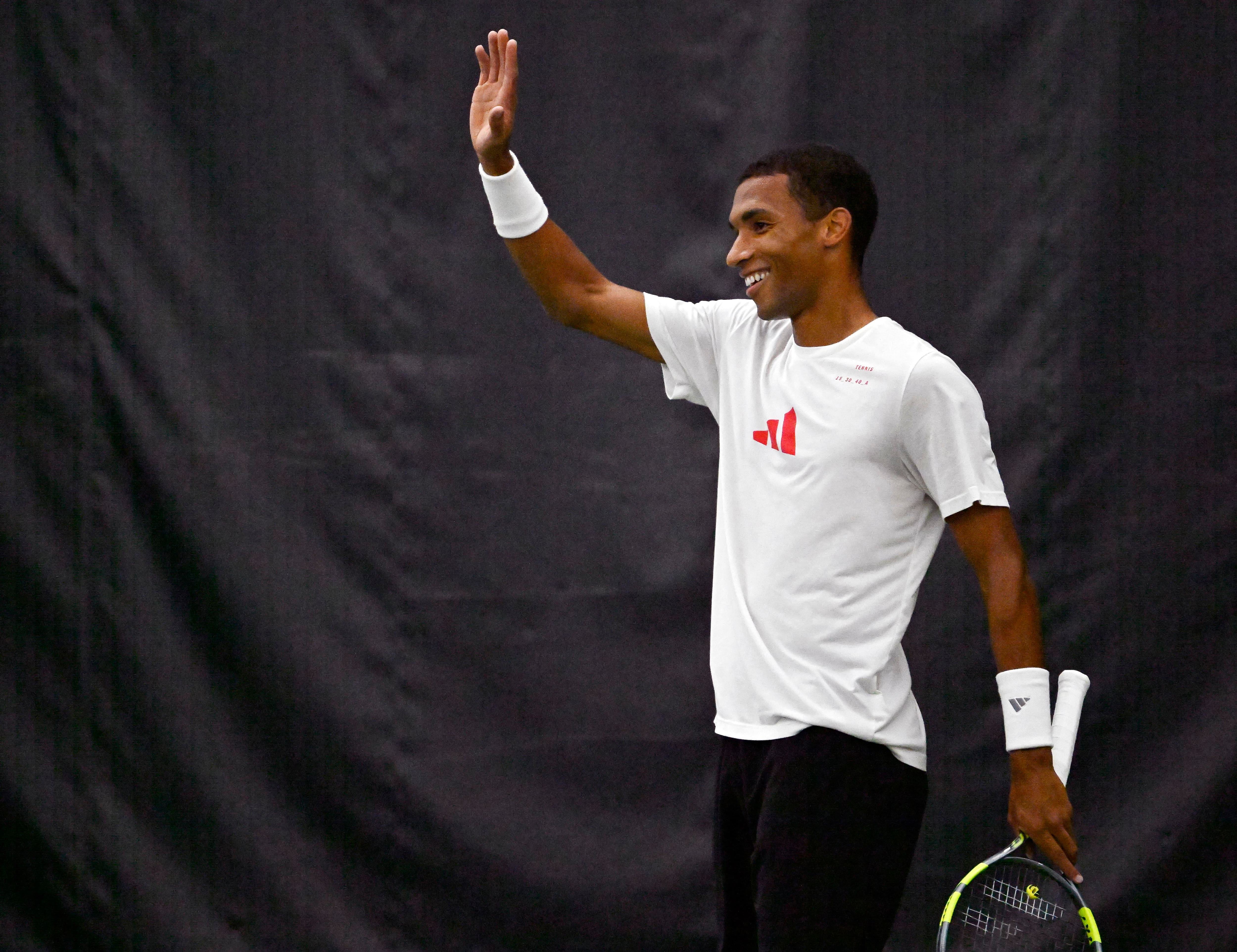 PHOTOS | Félix Auger-Aliassime s’entraîne là où il a grandi