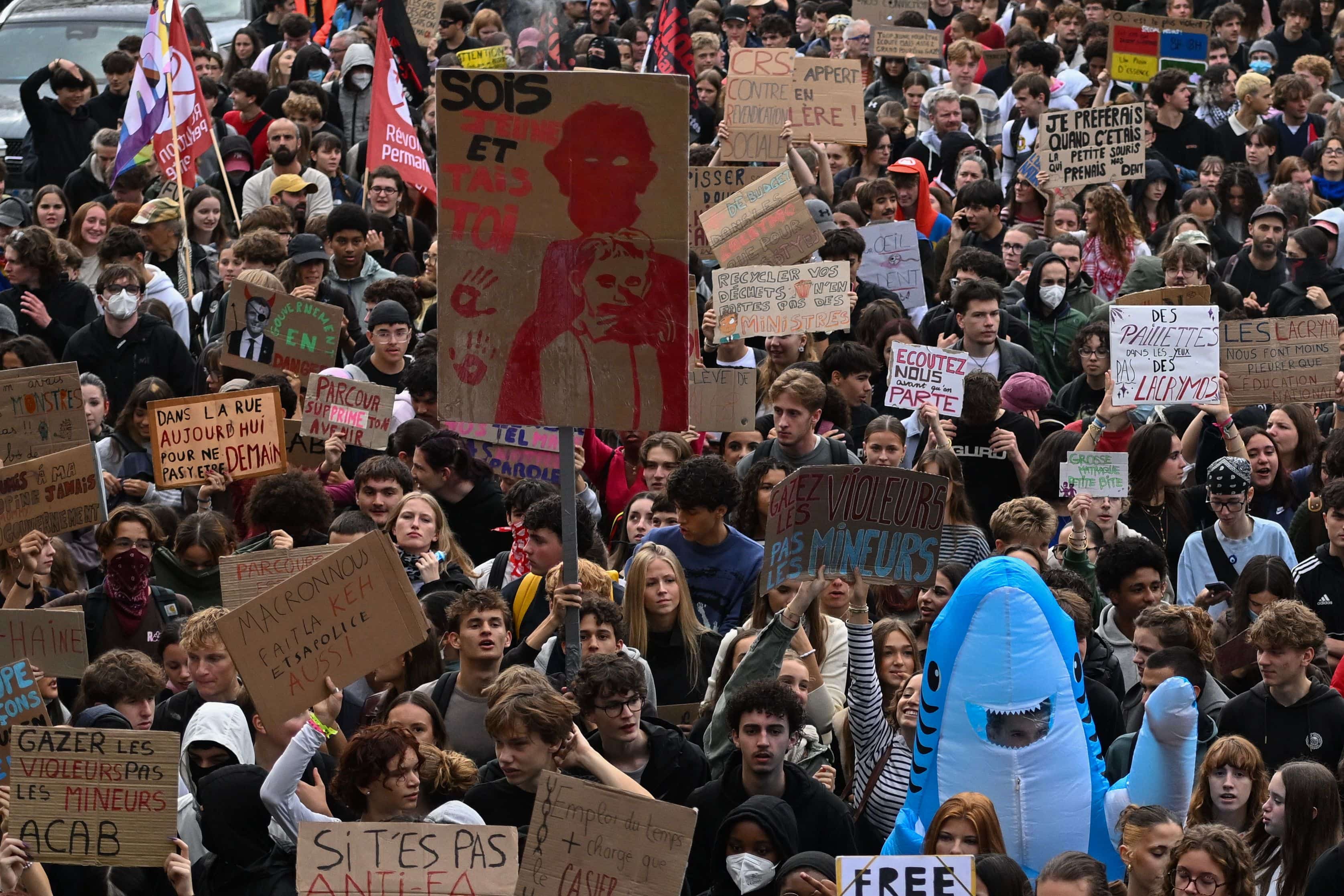 EN IMAGES | Le mouvement de contestation des étudiants se poursuit en France