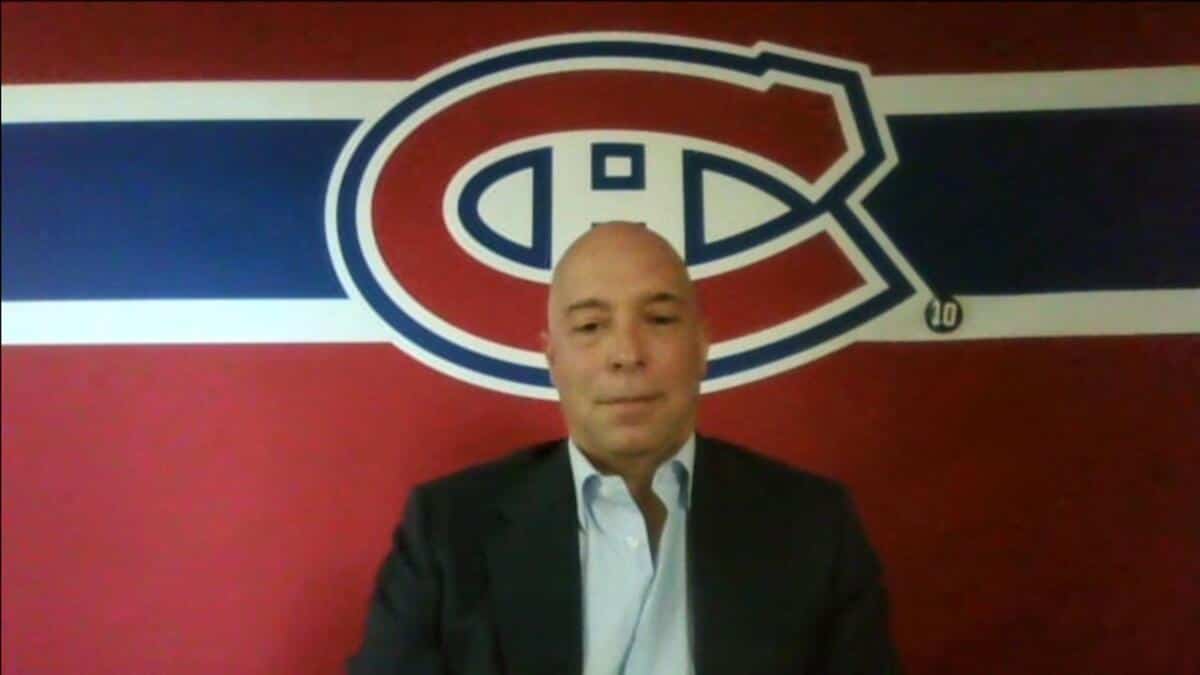 Kent Hughes nargue son fils