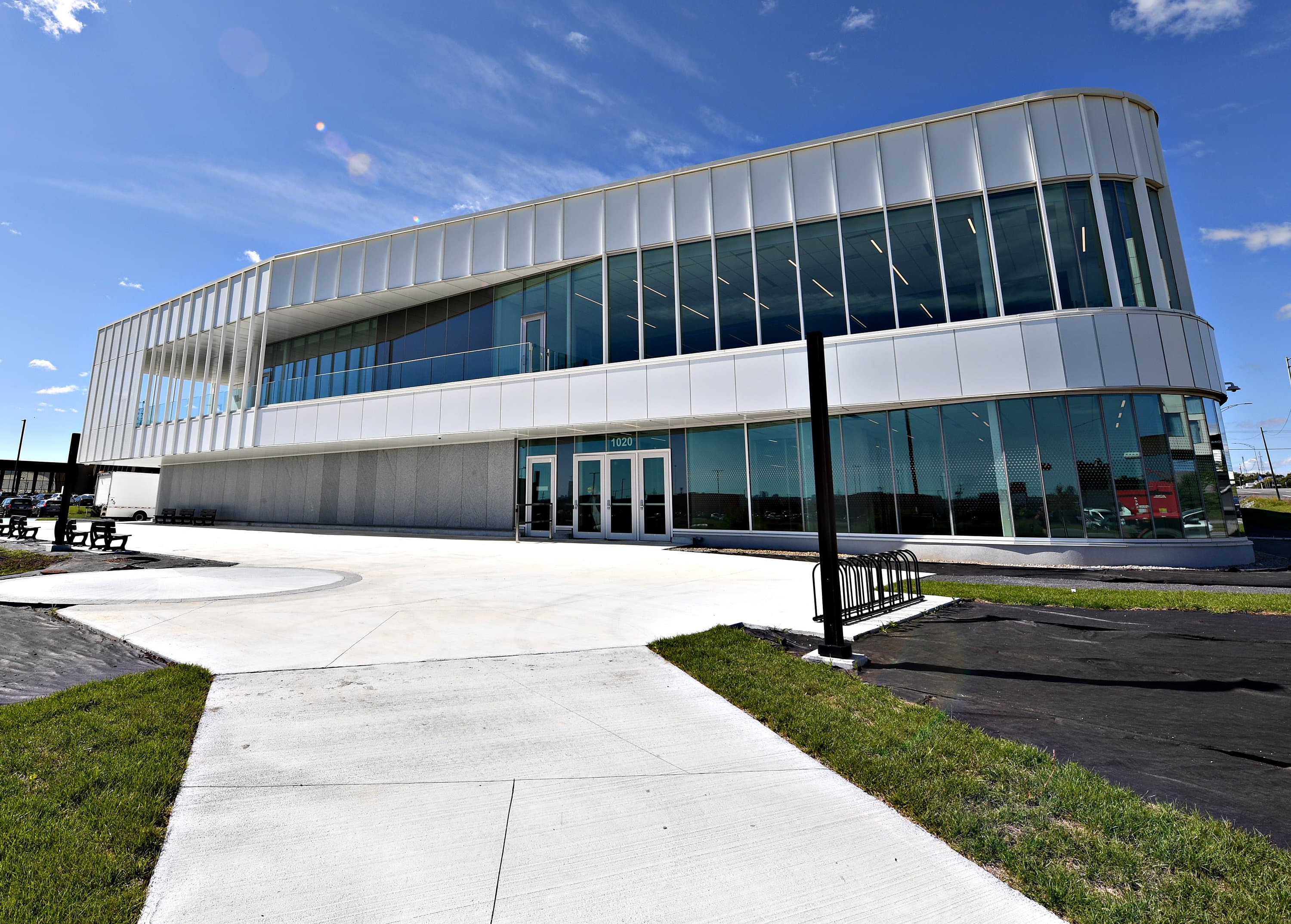 [PHOTOS] Le nouveau centre de curling coûtera moins cher que prévu: «Ce ne sera jamais un éléphant blanc»