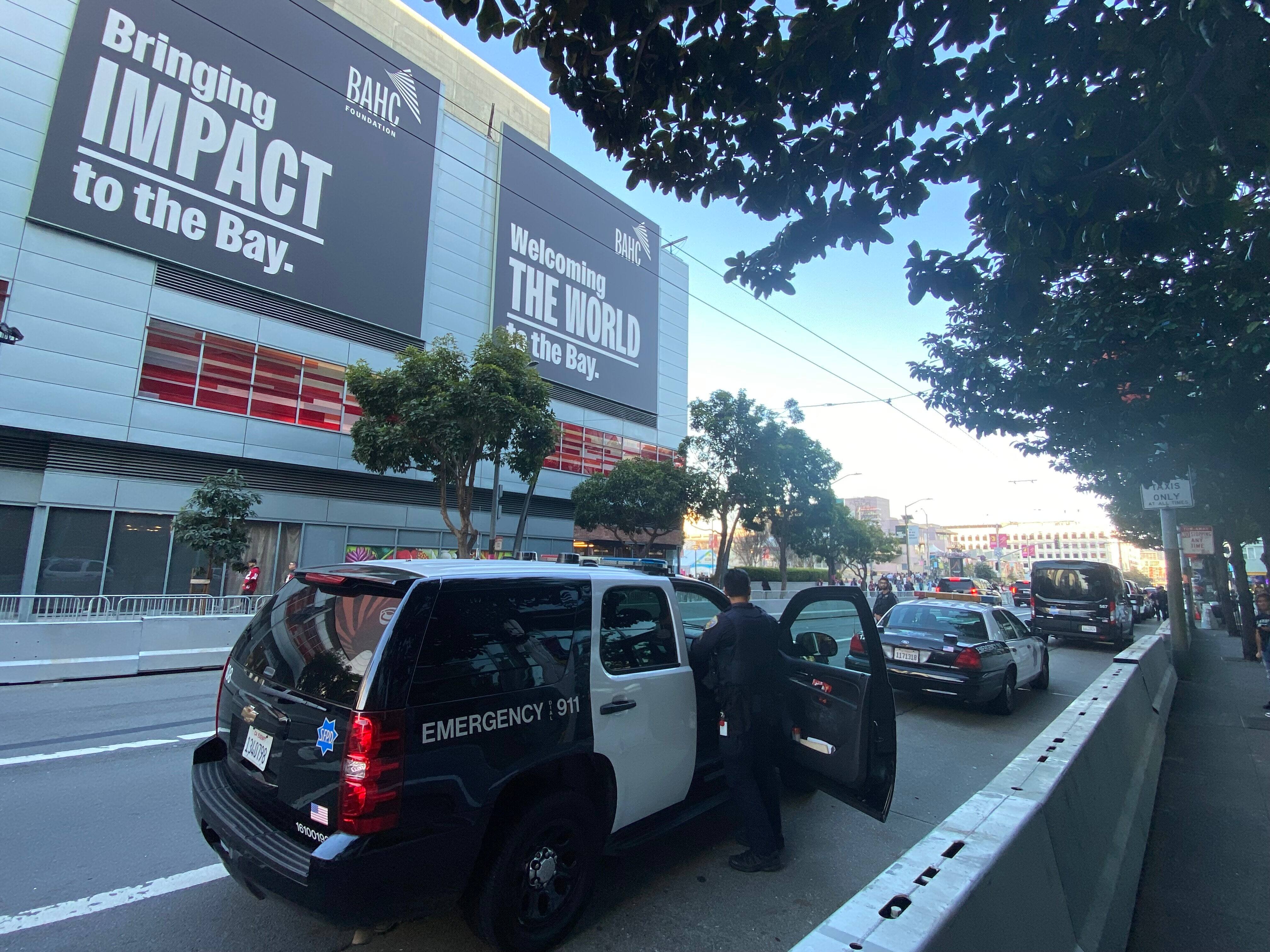 São Francisco não passou pelas férias para garantir a segurança dos nomes dos visitantes no quadro da semana do Super Bowl, principalmente perto do centro de congressos, onde fica o coração das atividades.