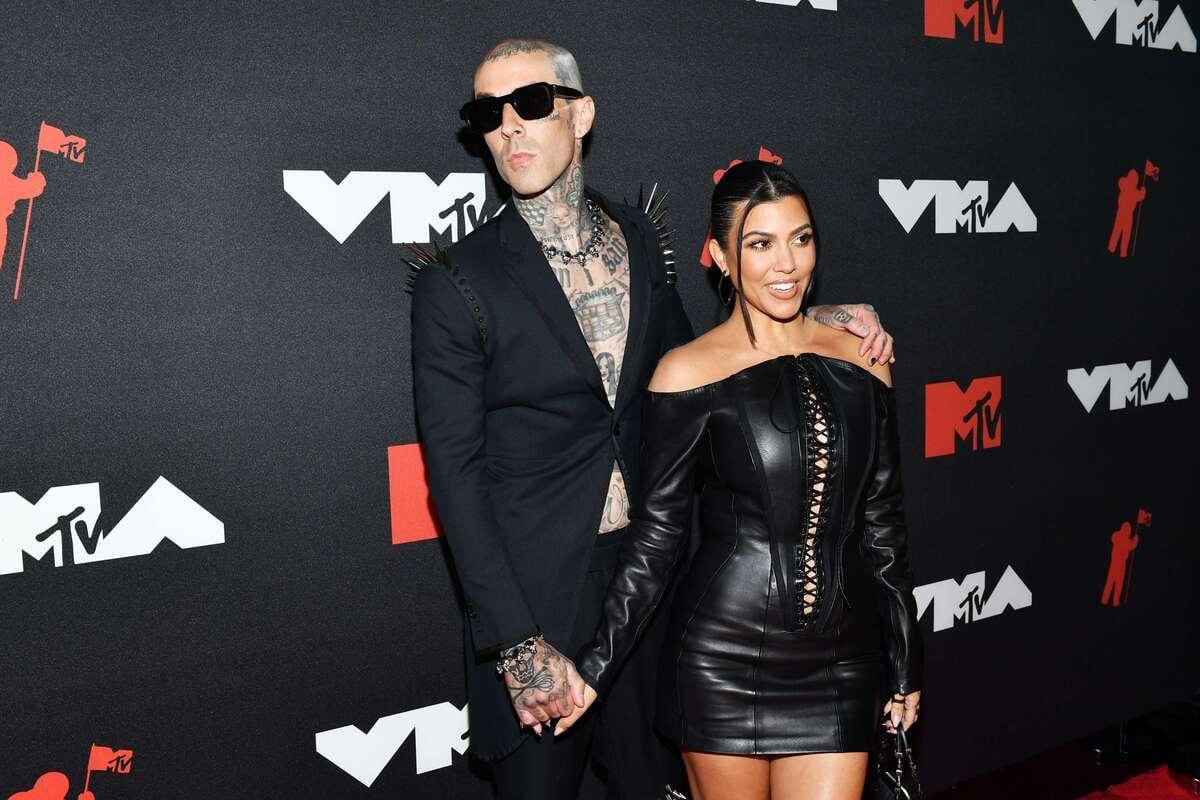 Kourtney Kardashian et Travis Barker sont fianc&eacute;s
