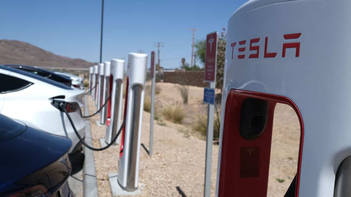 Voiture électrique: encore 100 000 Tesla rappelées en Chine