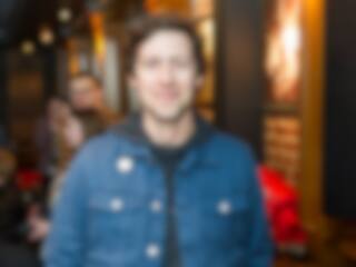 Il regarde Star Académie d’un autre œil