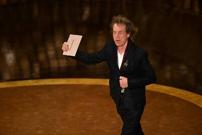 Mick Jagger sorprende a los espectadores al poner el premio a la mejor canción en la ceremonia del Oscar 2025