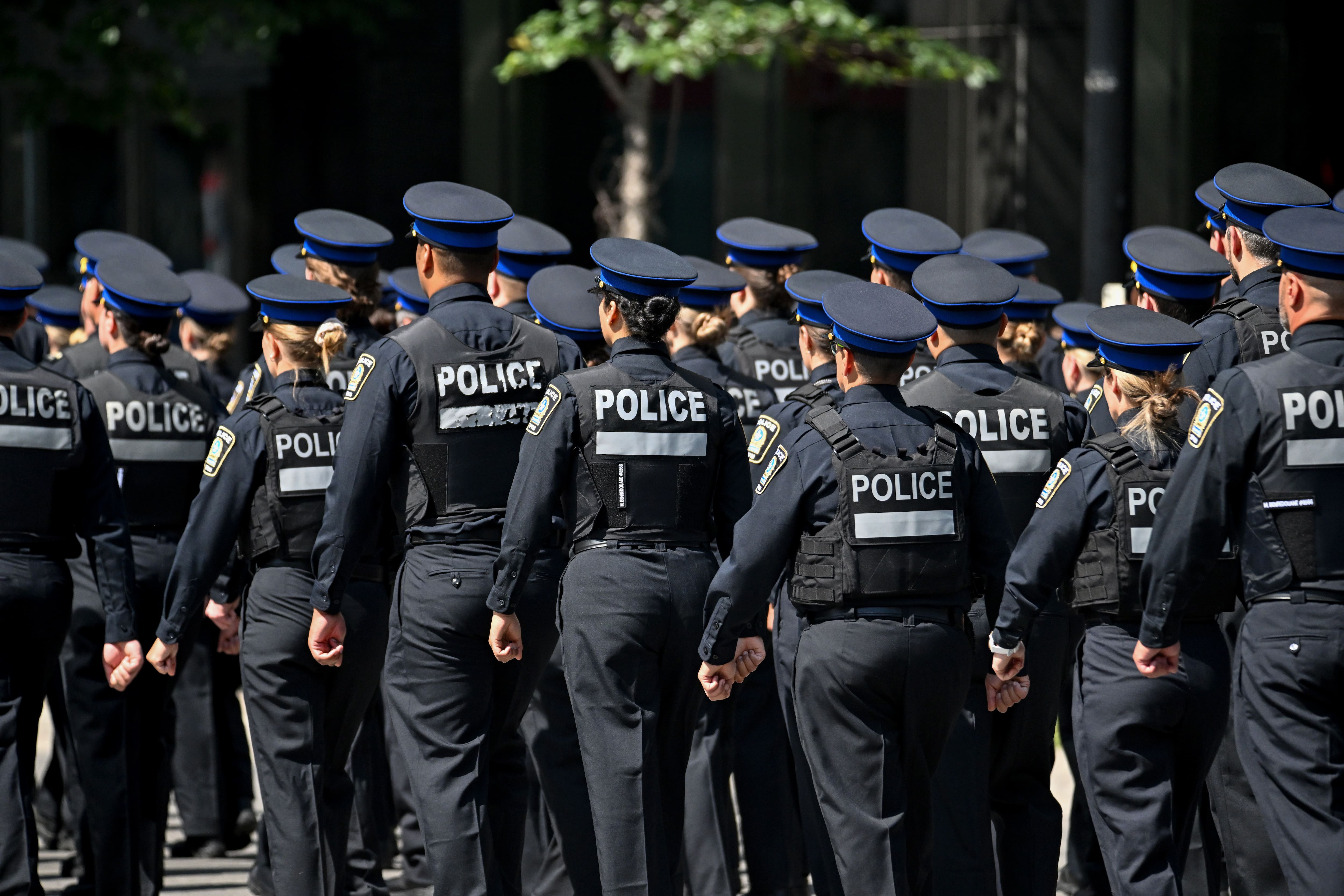 Fusillade dans Côte-des-Neiges: hommage au policier Mohamed Lamine Benredouane au Centre Bell