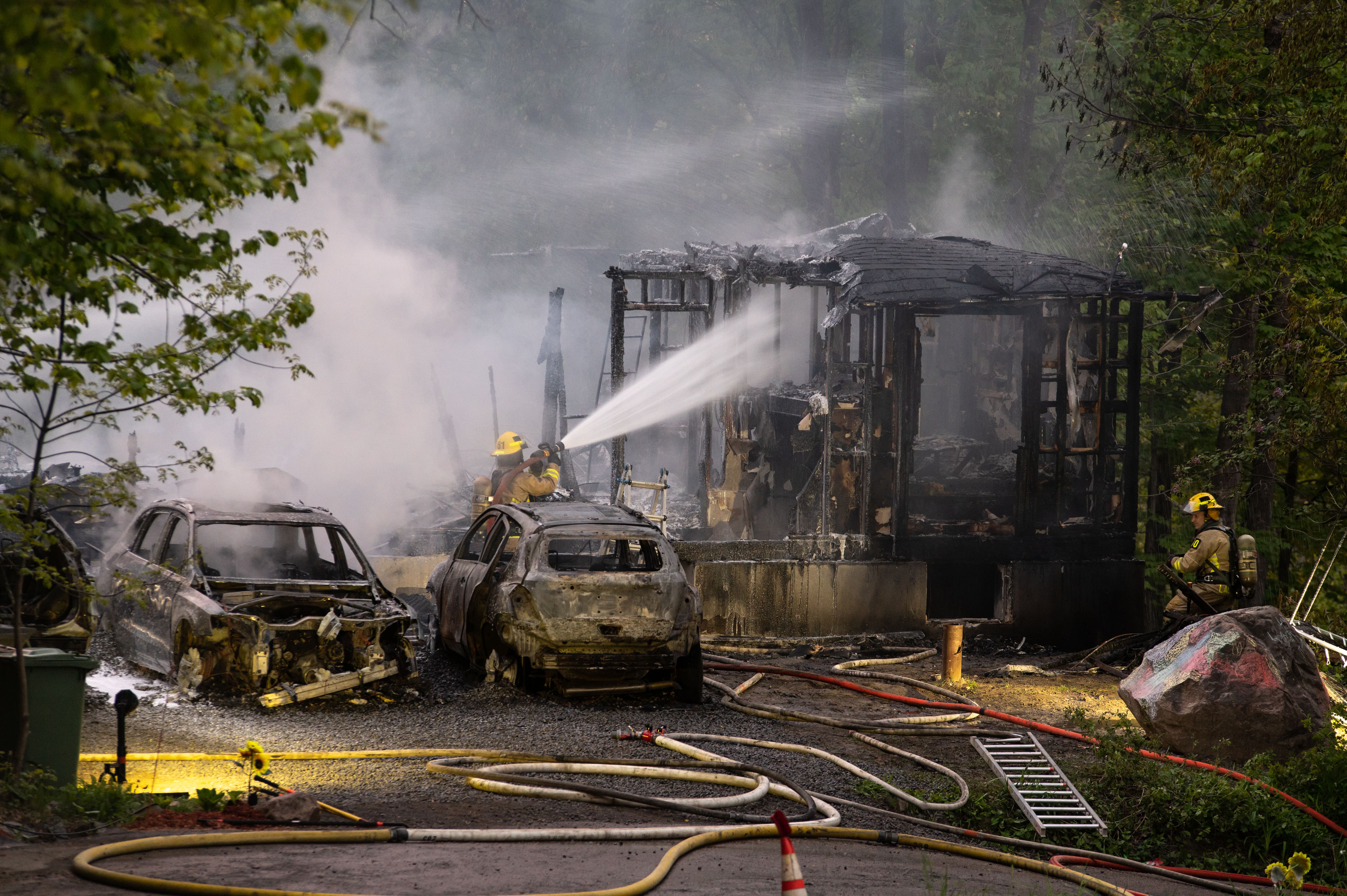 Ils ne connaîtront jamais la cause de l’incendie qui a tué un père et son fils de 14 ans