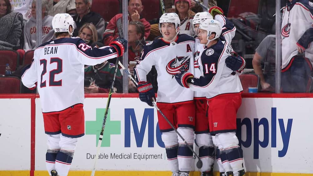 COVID-19: d'autres reports dans la LNH