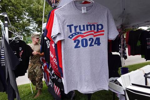 In front of thousands of supporters, Trump began fighting for the midterm elections