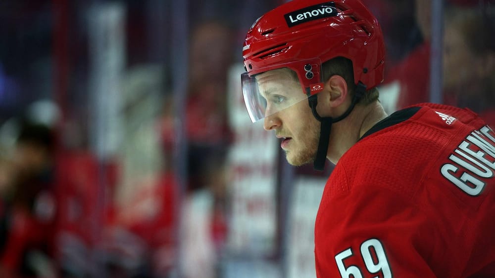 LNH: Jake Guentzel passe au Lightning