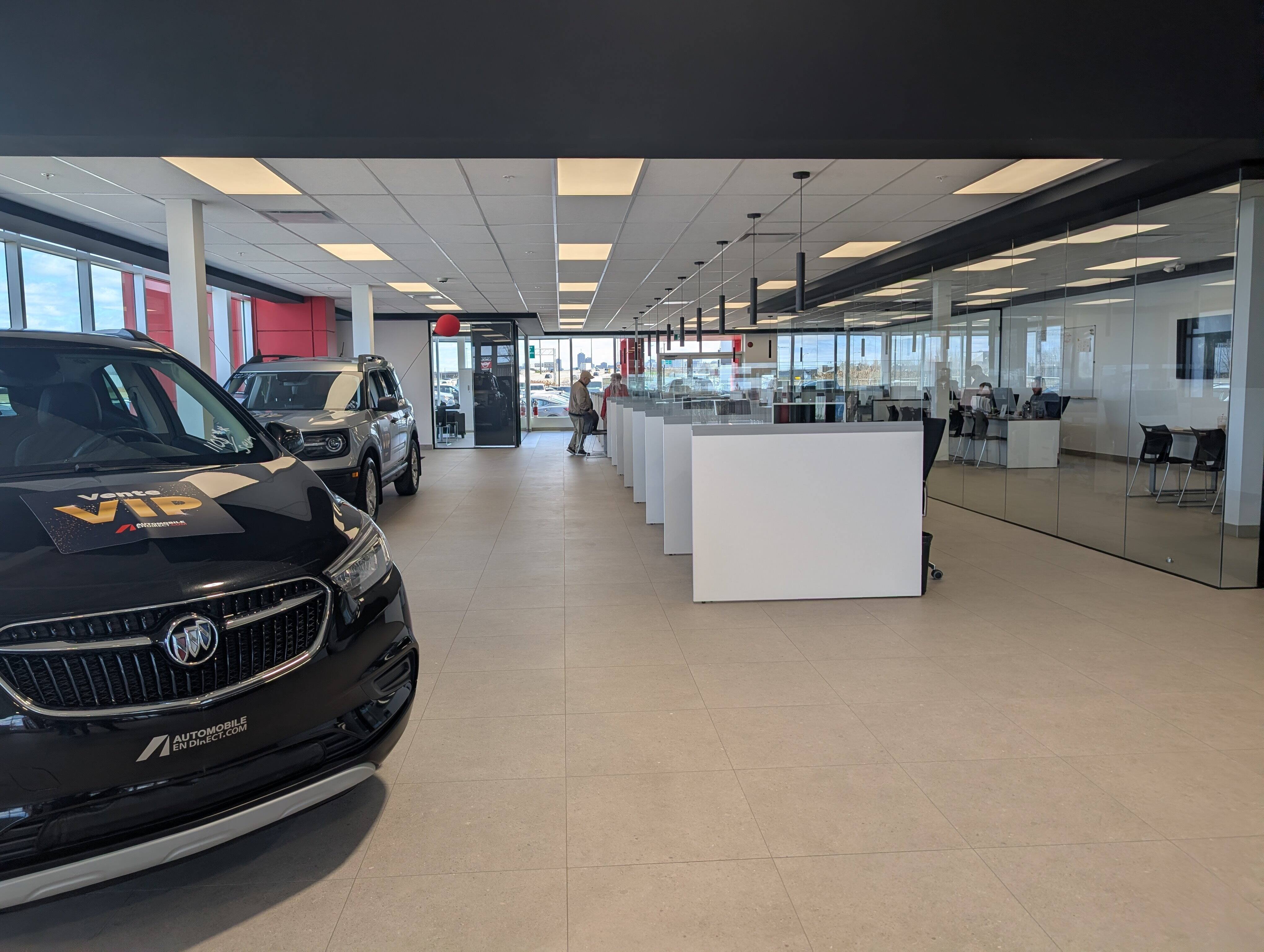 La salle où sont accueillis les clients à la nouvelle succursale de Québec, sur l'avenue Dalton.