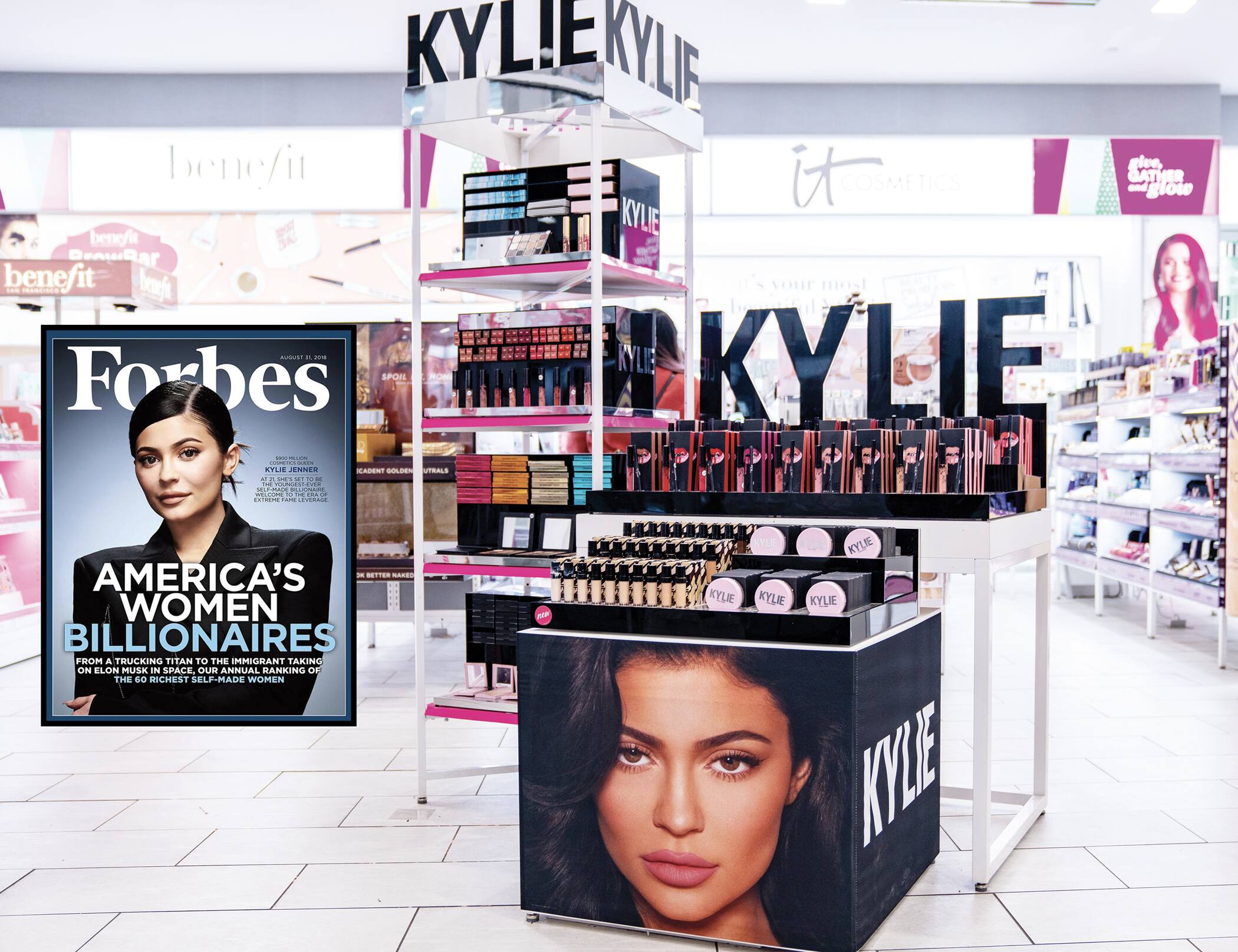 Kylie Jenner conserve son titre! 