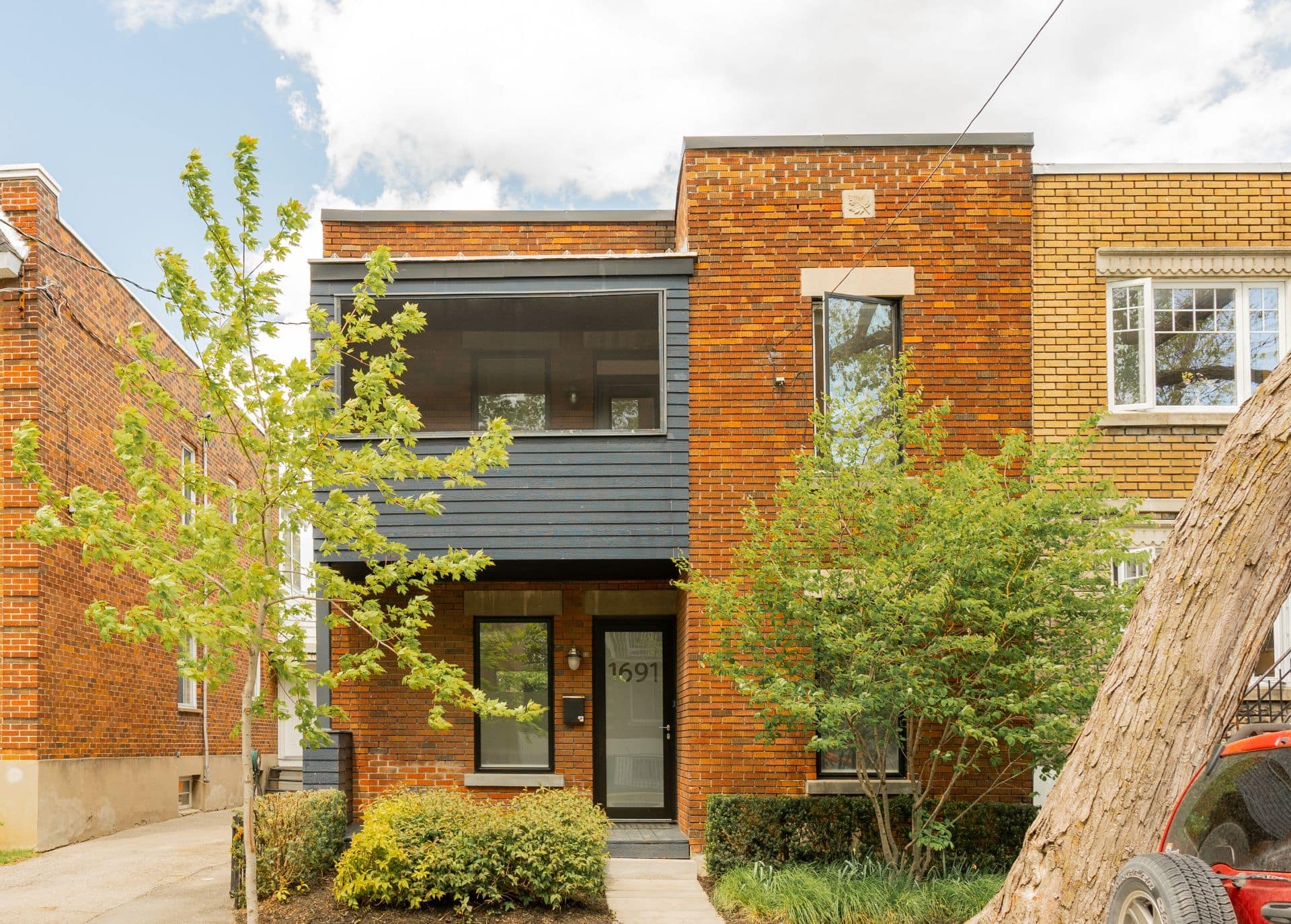 Une maison épurée et zen à vendre pour 1 049 000$ 