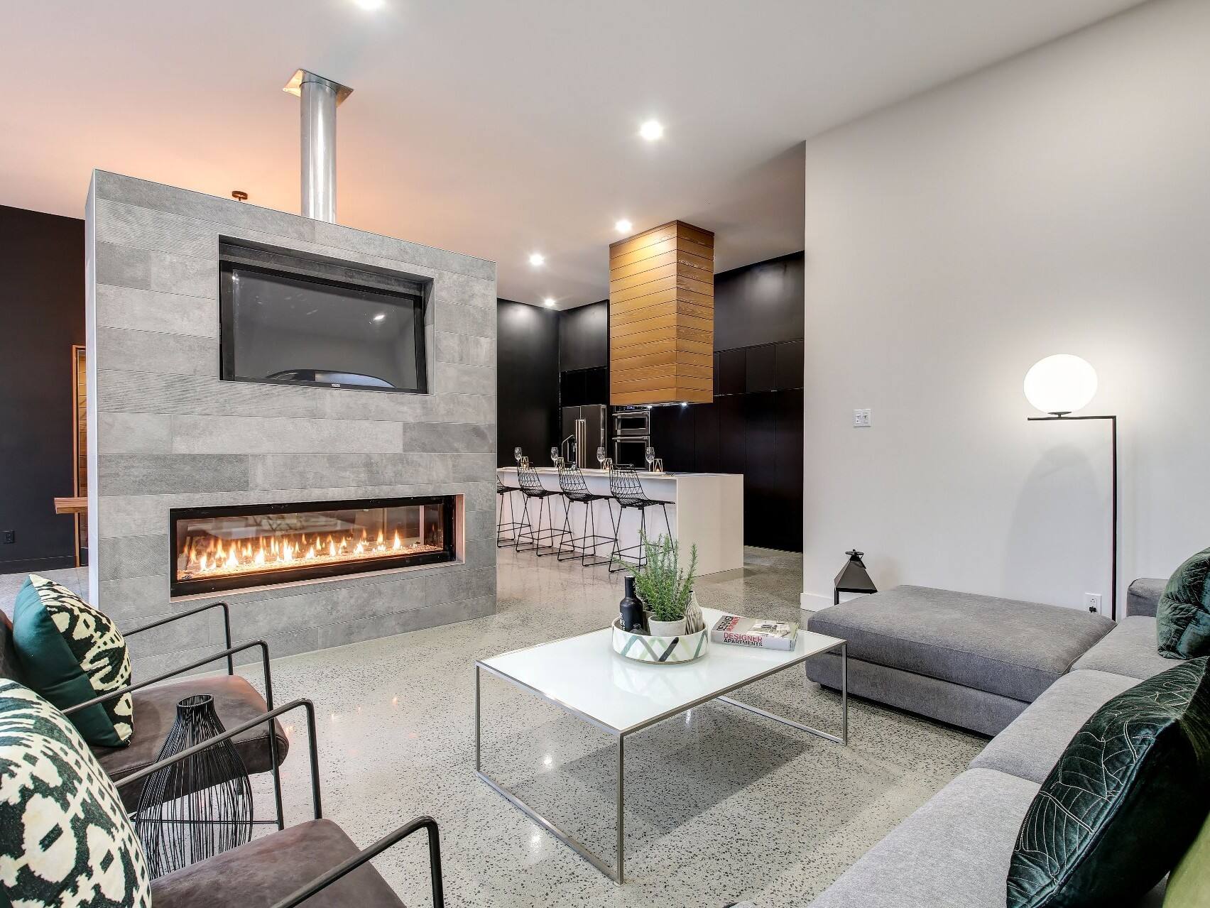 Cette Maison De Laval A Vendre Pour 1 379 900 Cache Une