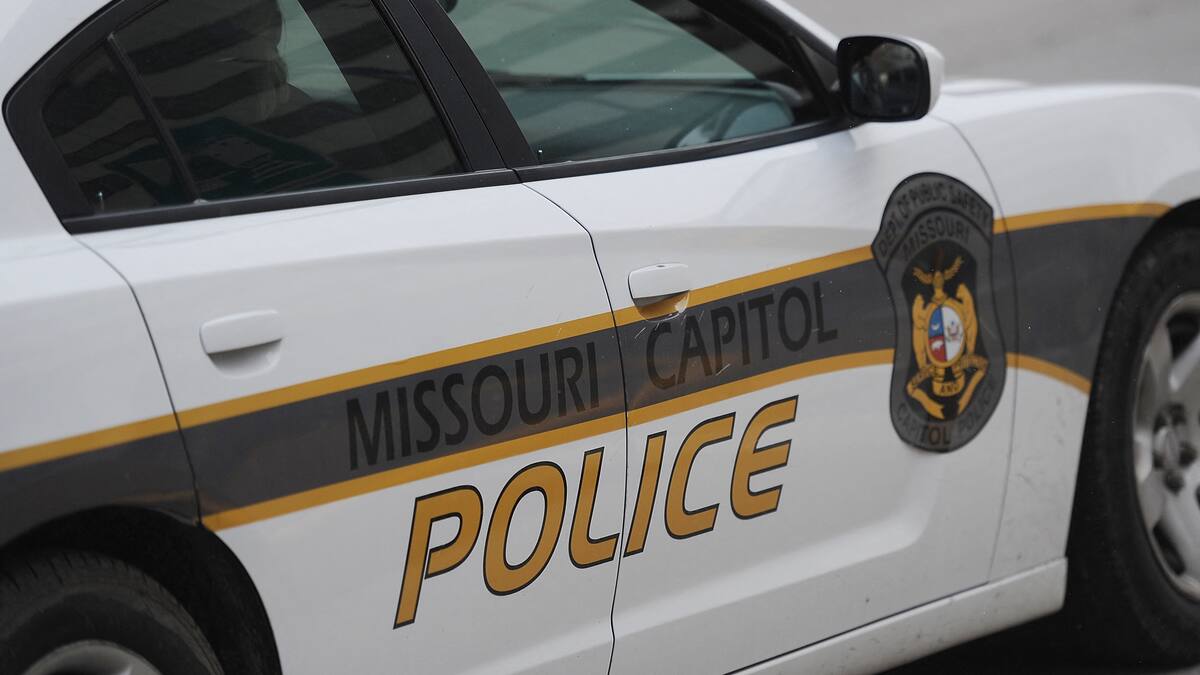 Atteint d'une balle à la tête pendant son mariage