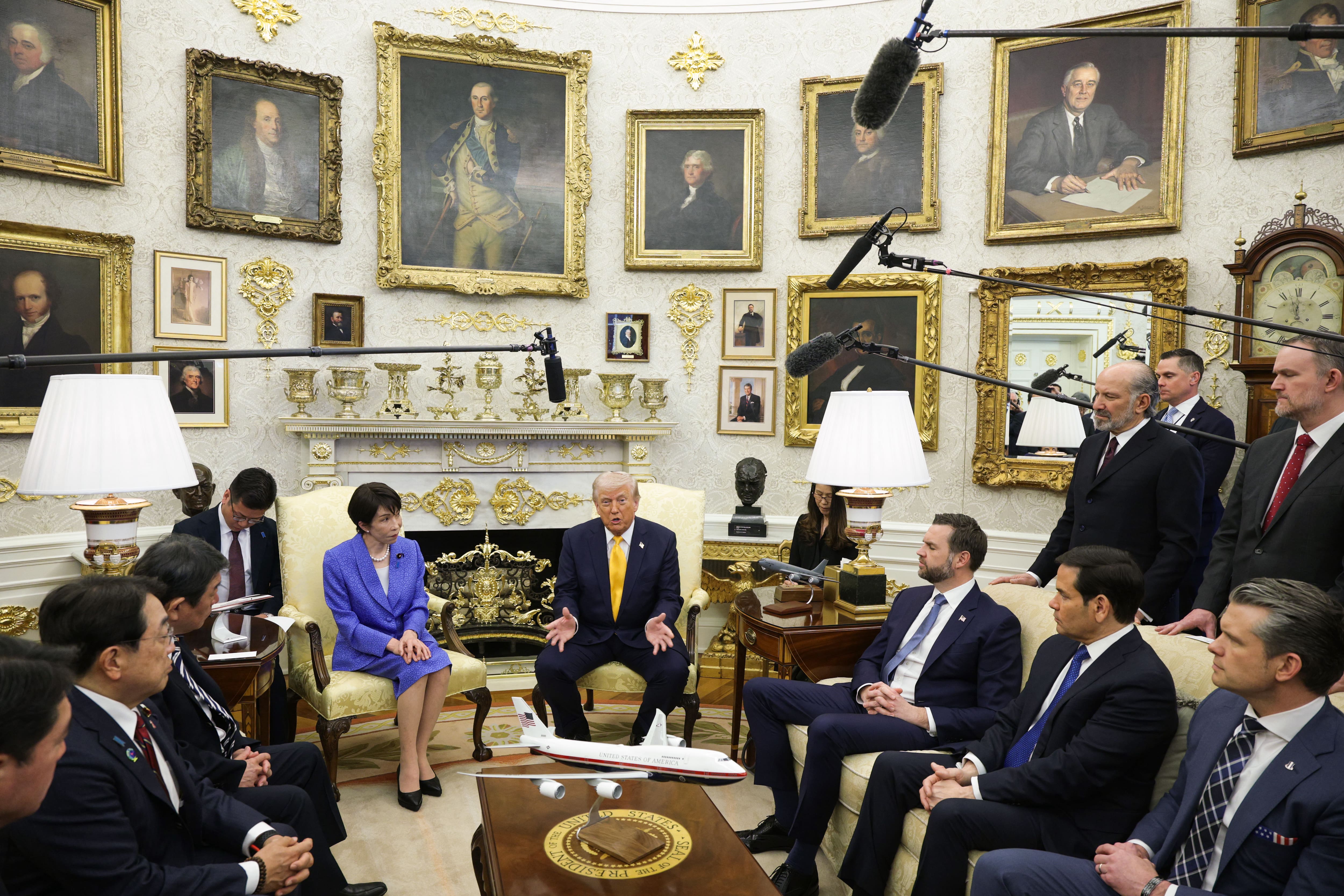 Premi&egrave;re ministre japonaise &laquo;humili&eacute;e&raquo;: les dirigeants du monde vont fuir le Bureau ovale, selon un analyste