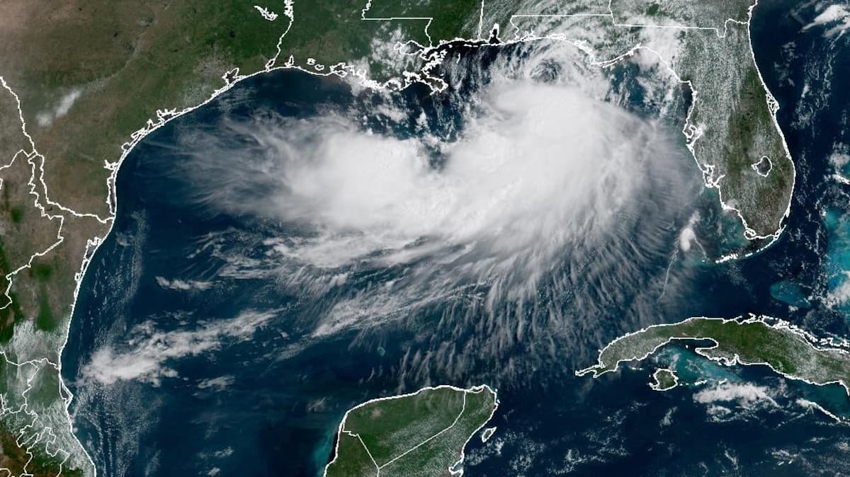 Tropical Storm “Bertha” threatens southern United States Tropical Storm “Bertha” threatens southern United States