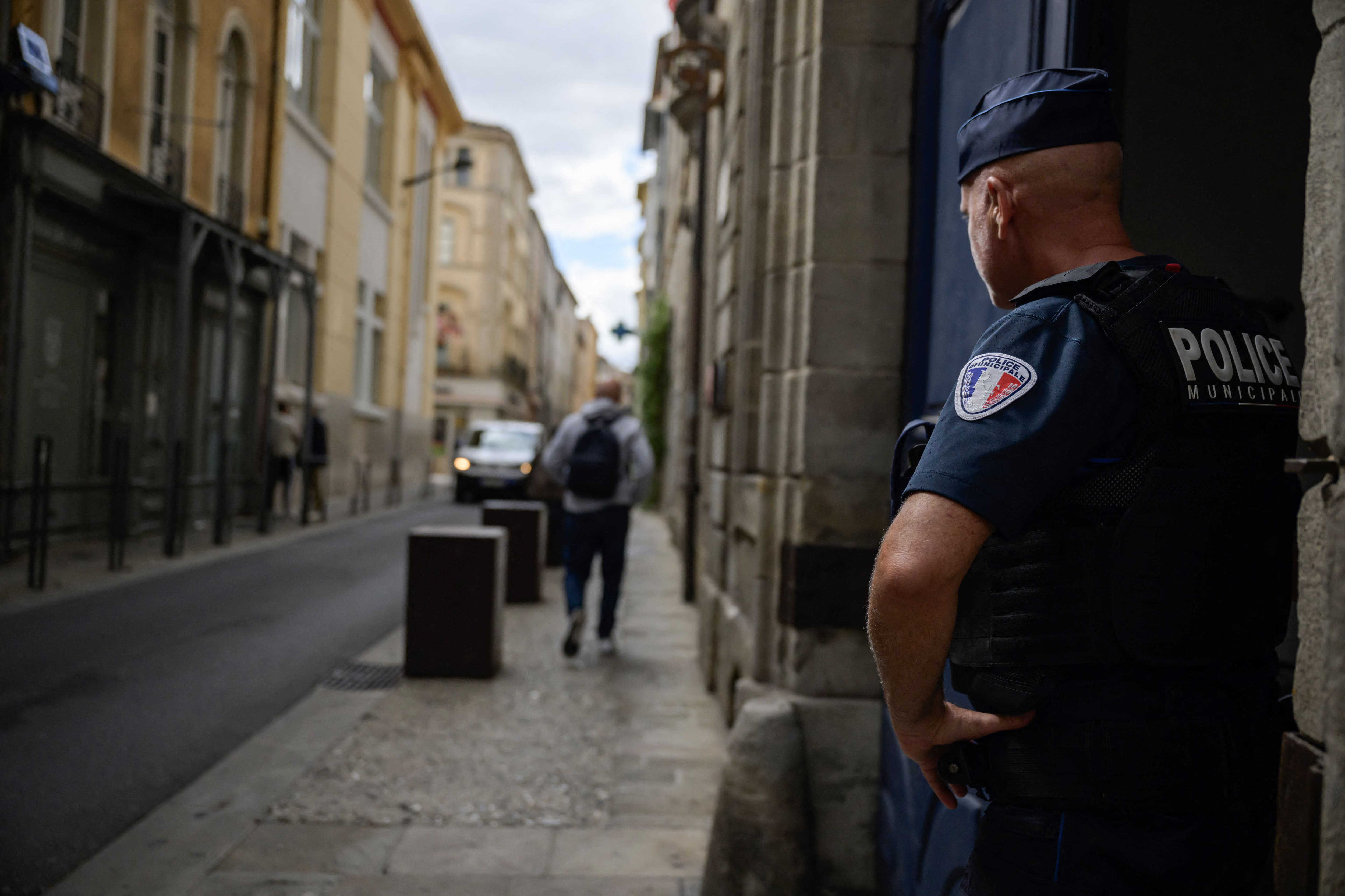 Les propos racistes et complotistes de policiers accidentellement captés par une caméra-piéton en France: l’extrême droite dans la tourmente