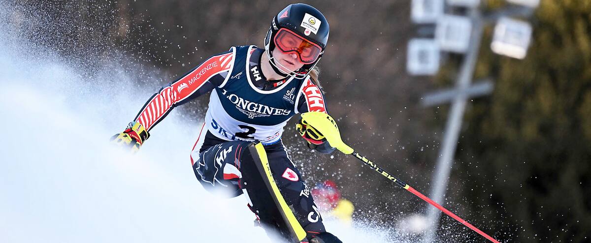 Passerella nelle scene di Valerie Grenier Passerella nelle scene di Valerie Grenier