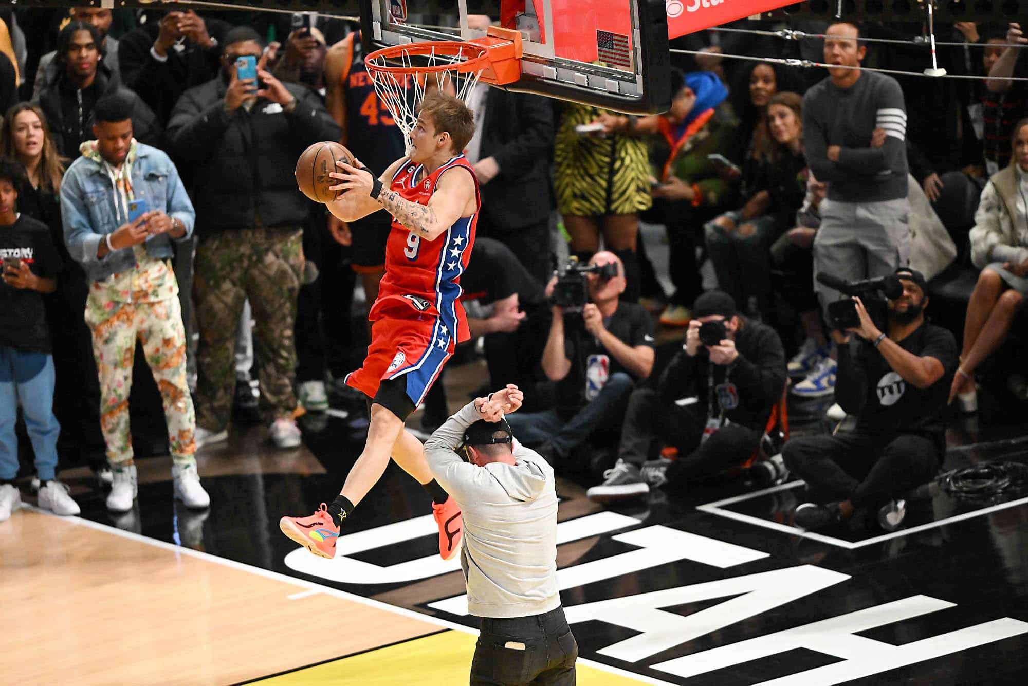 Étoiles de la NBA: Mac McClung vole le spectacle au concours de «dunks ...