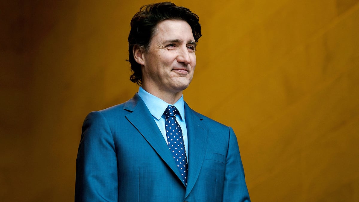 Un ancien membre du Parti populaire «s’excuse» d’avoir lancé des roches