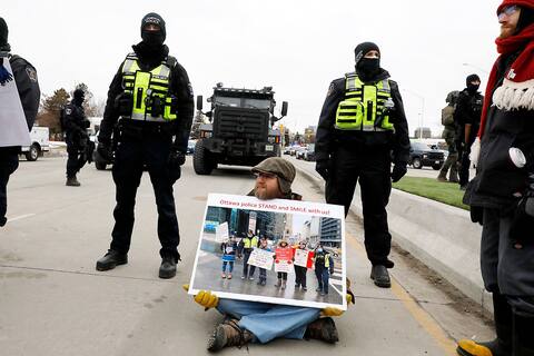 The protester complained that the police on site were not as satisfactory as in Ottawa.