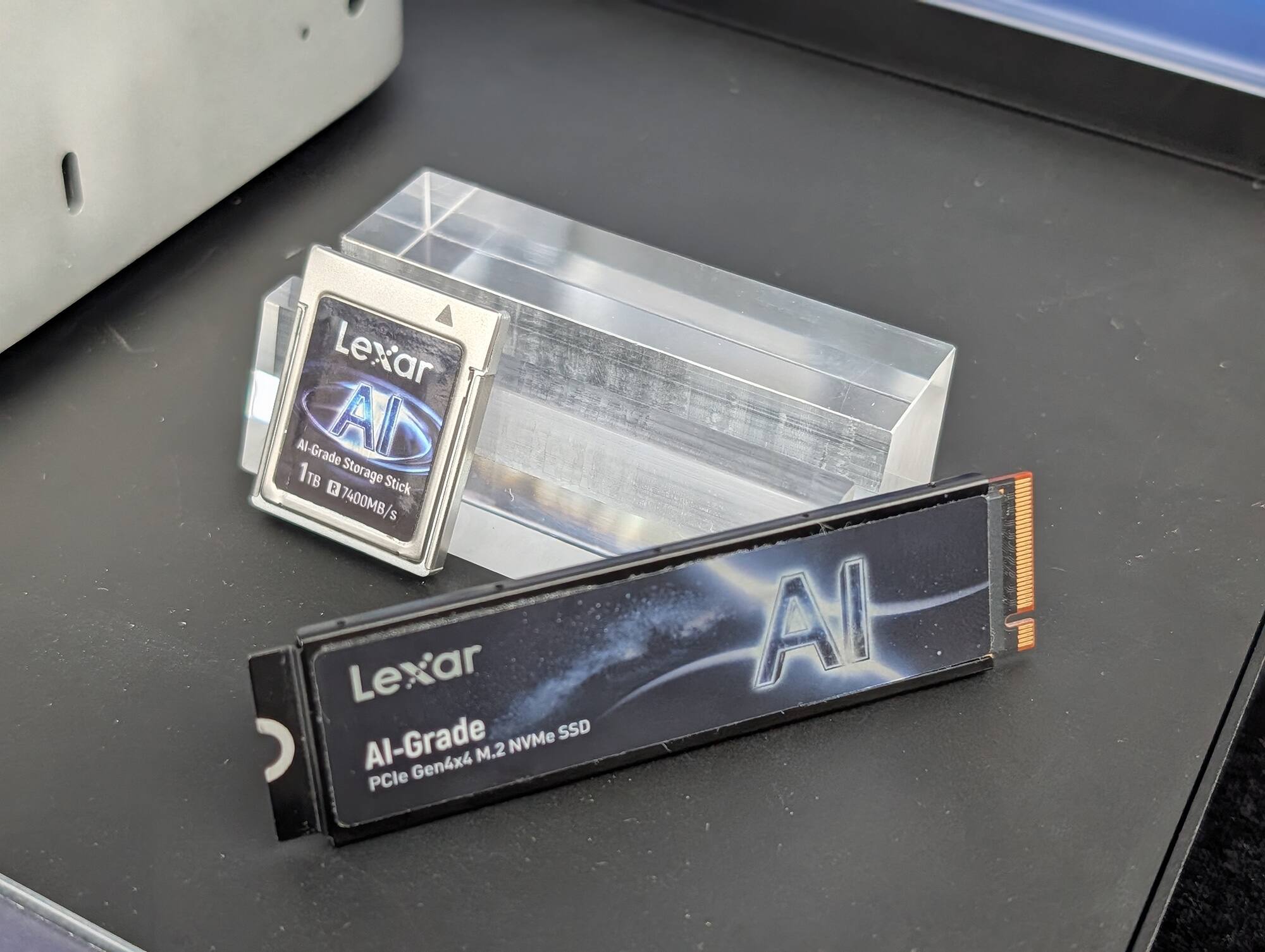 Lexar a présenté lors de la visite ses futurs disques SSD optimisés pour l’IA générative.