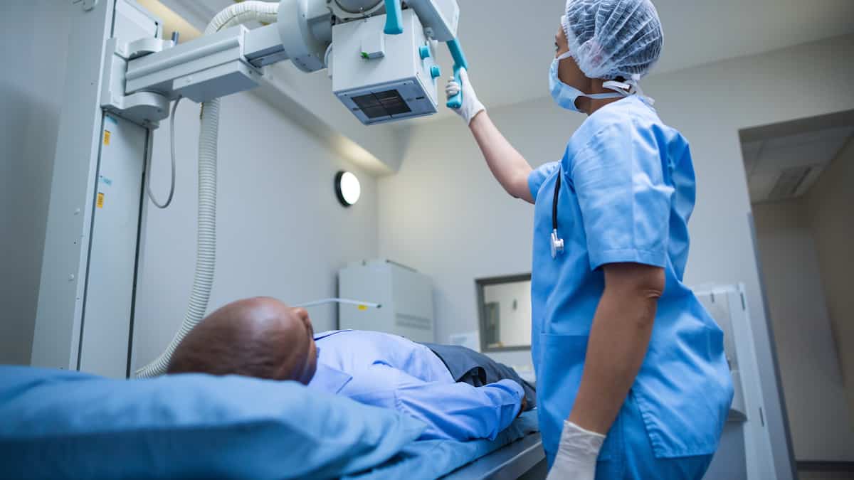 Modernisation du réseau de la santé: un contrat de 637,5 M$ a-t-il été octroyé illégalement?