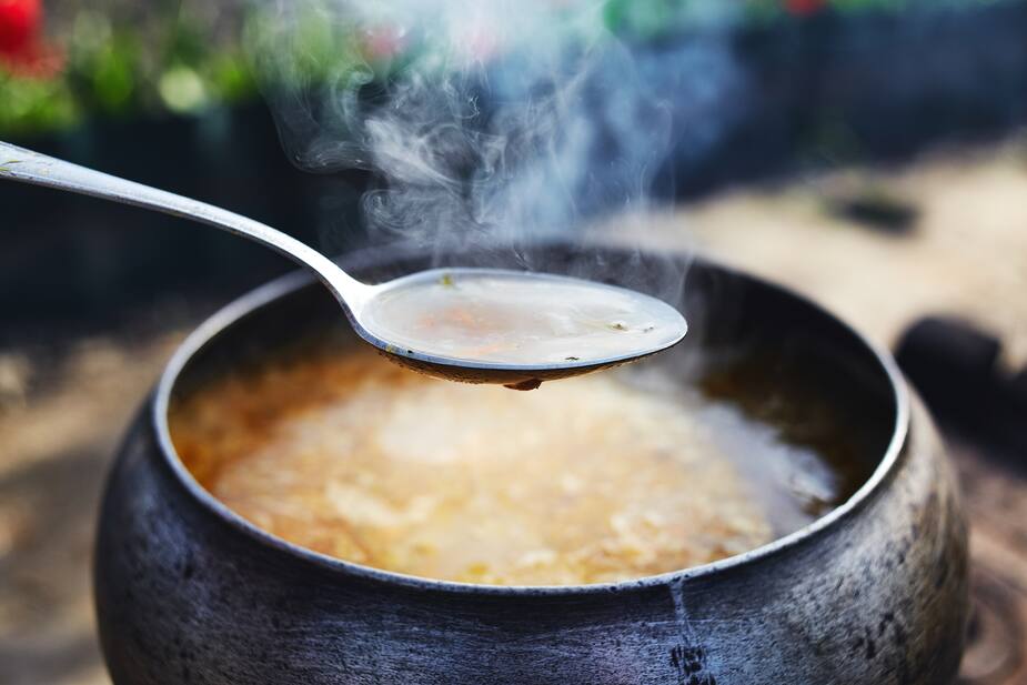 Image principale de l'article Il tombe dans une marmite de soupe et meurt