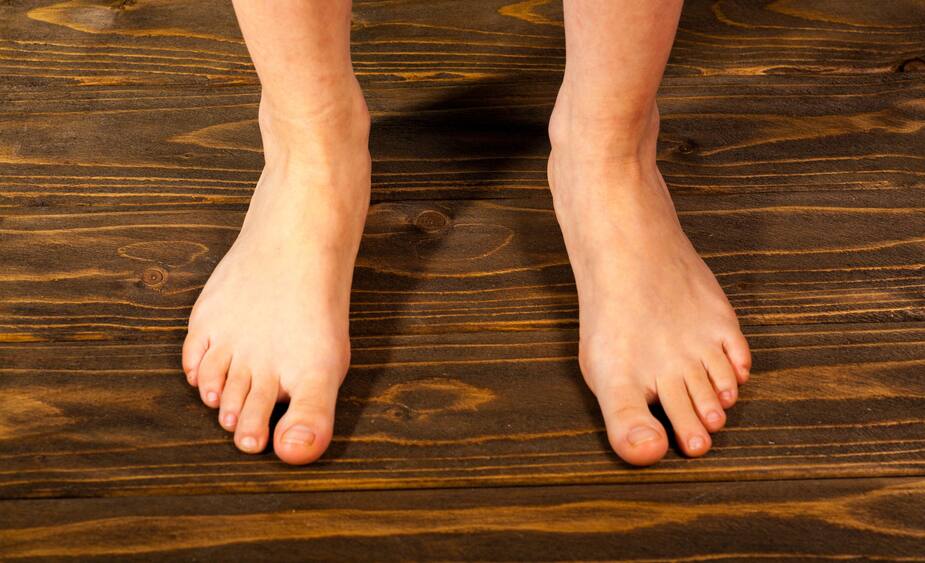 Image principale de l'article Les orteils d'un homme tombent