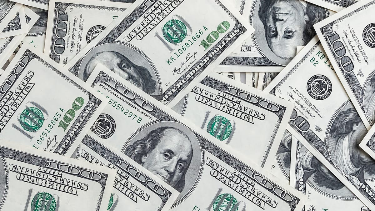 Le dollar au plus haut depuis août, porté par l'envolée des prix de l'énergie