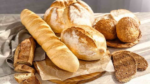 Grocery shopping bag with assorted products