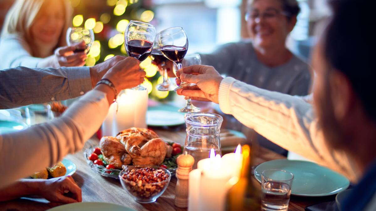 Près de deux tiers des Canadiens à l’aise d’avoir moins d’interactions sociales