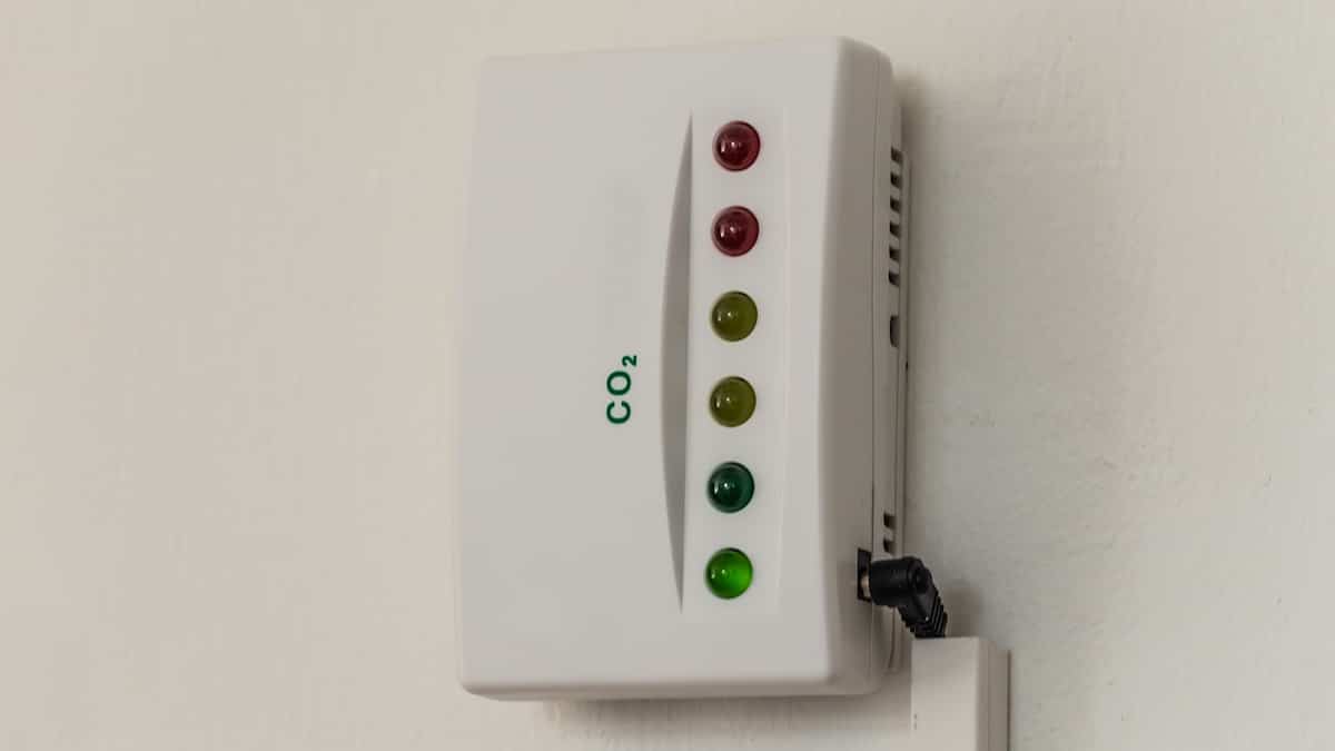 Voici les 239 écoles au Québec où seront installées des lecteurs de CO2