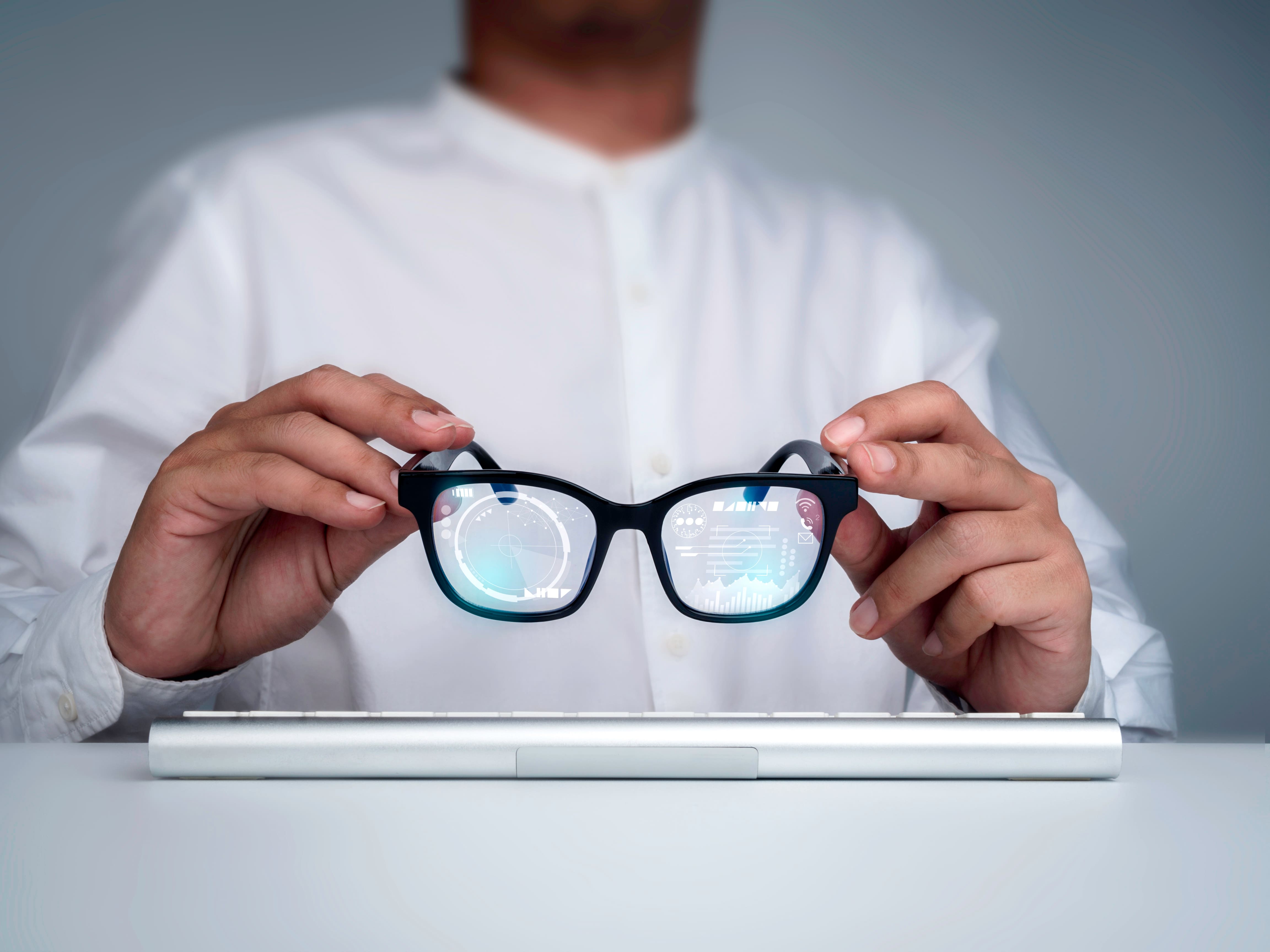 Il faut interdire les lunettes intelligentes dans les vestiaires et les écoles