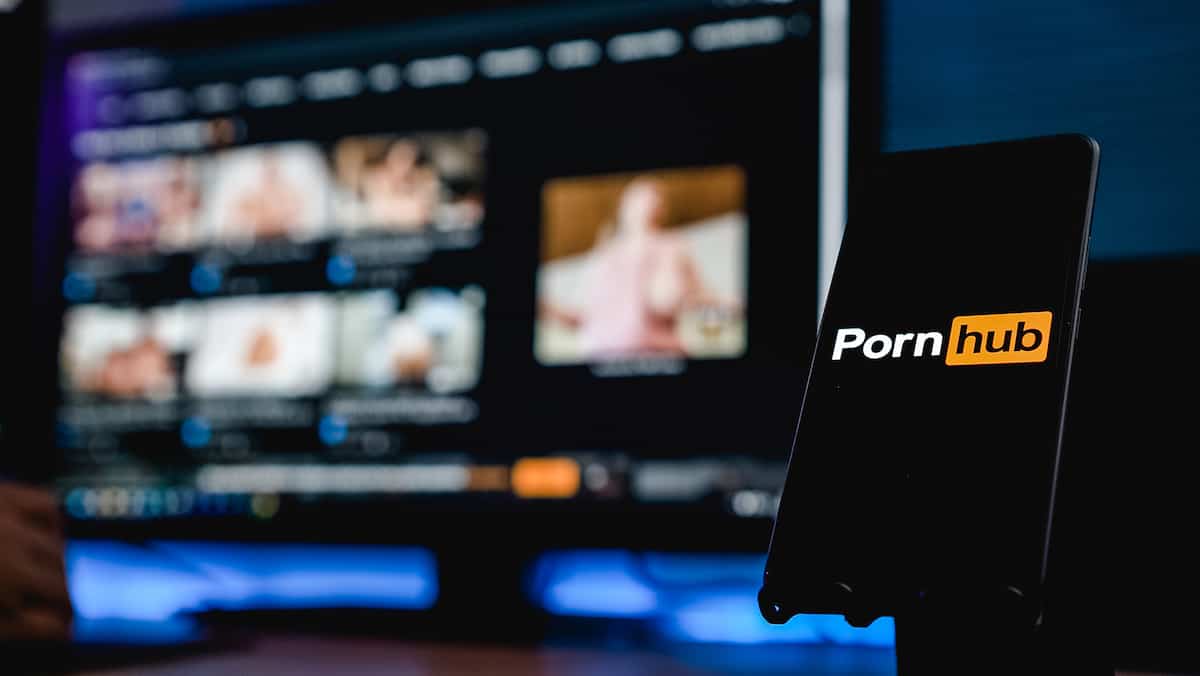 «Je ne voyais pas les conséquences»: une scène porno filmée il y a 20 ans et diffusée sur Pornhub empoisonne son quotidien