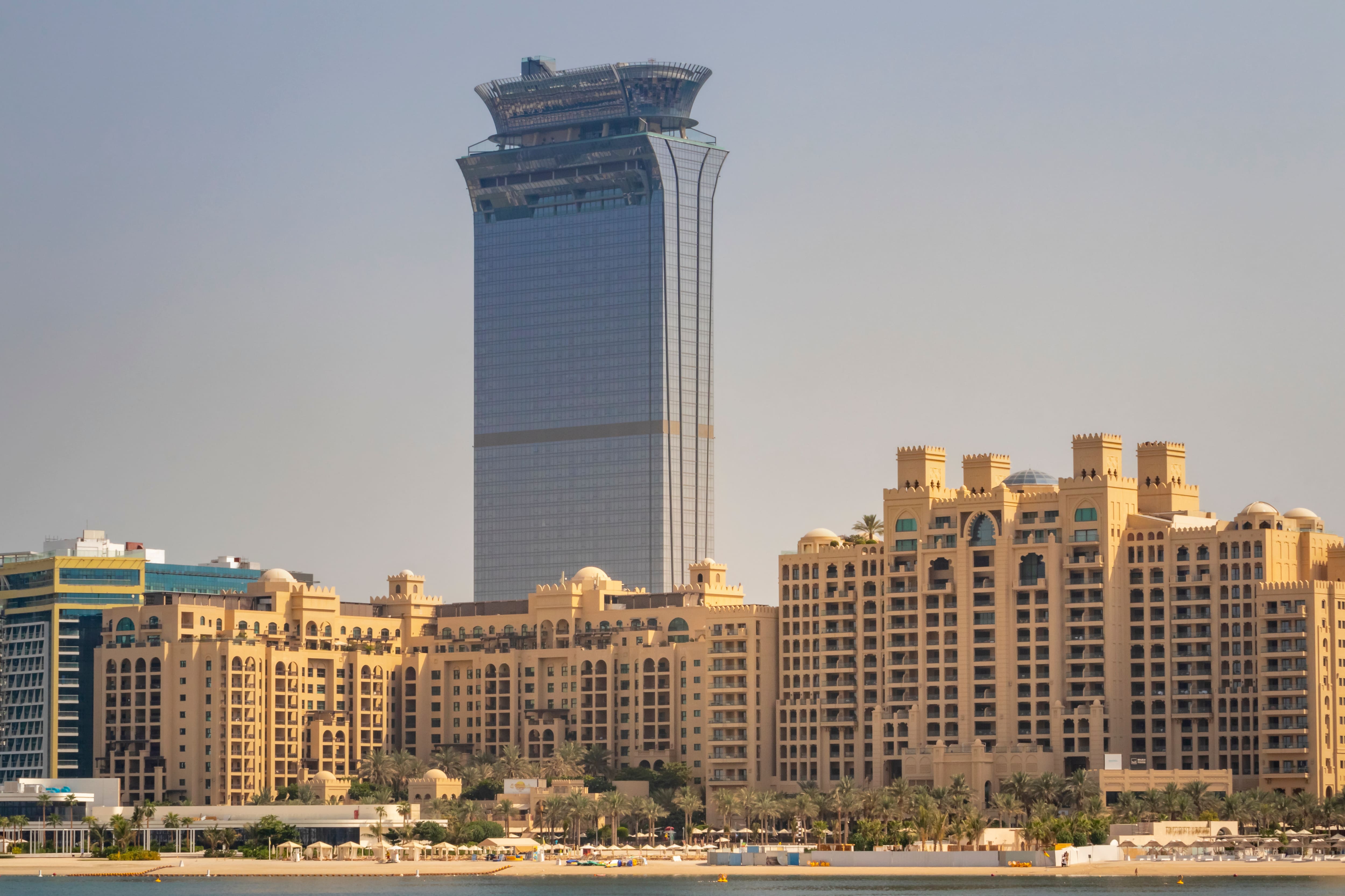 Cartes de cr&eacute;dit du gouvernement du Qu&eacute;bec: les frais dans un chic h&ocirc;tel &agrave; Duba&iuml; n&rsquo;ont pas &eacute;t&eacute; rendus publics