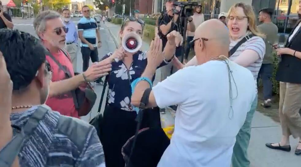 [VID&Eacute;O] Affrontements entre manifestants autour de nouvelles pistes cyclables &agrave; Montr&eacute;al