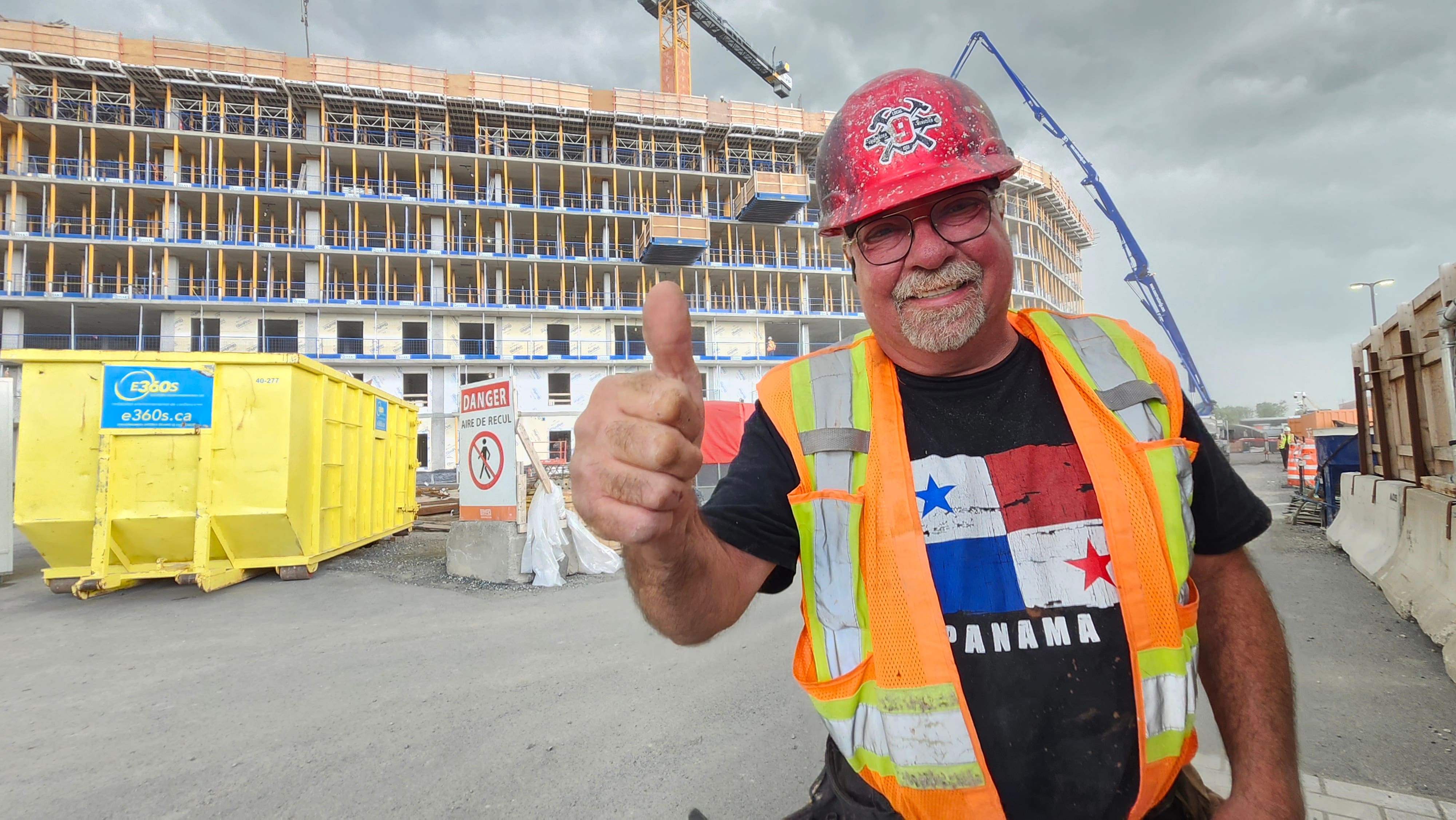 «On s’en va en vacances»: 200 000 travailleurs de la construction rangent leurs outils