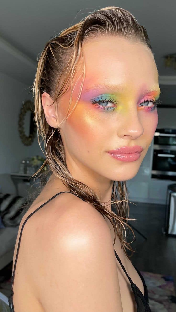 Le «colorful glam» est IN en 2026
