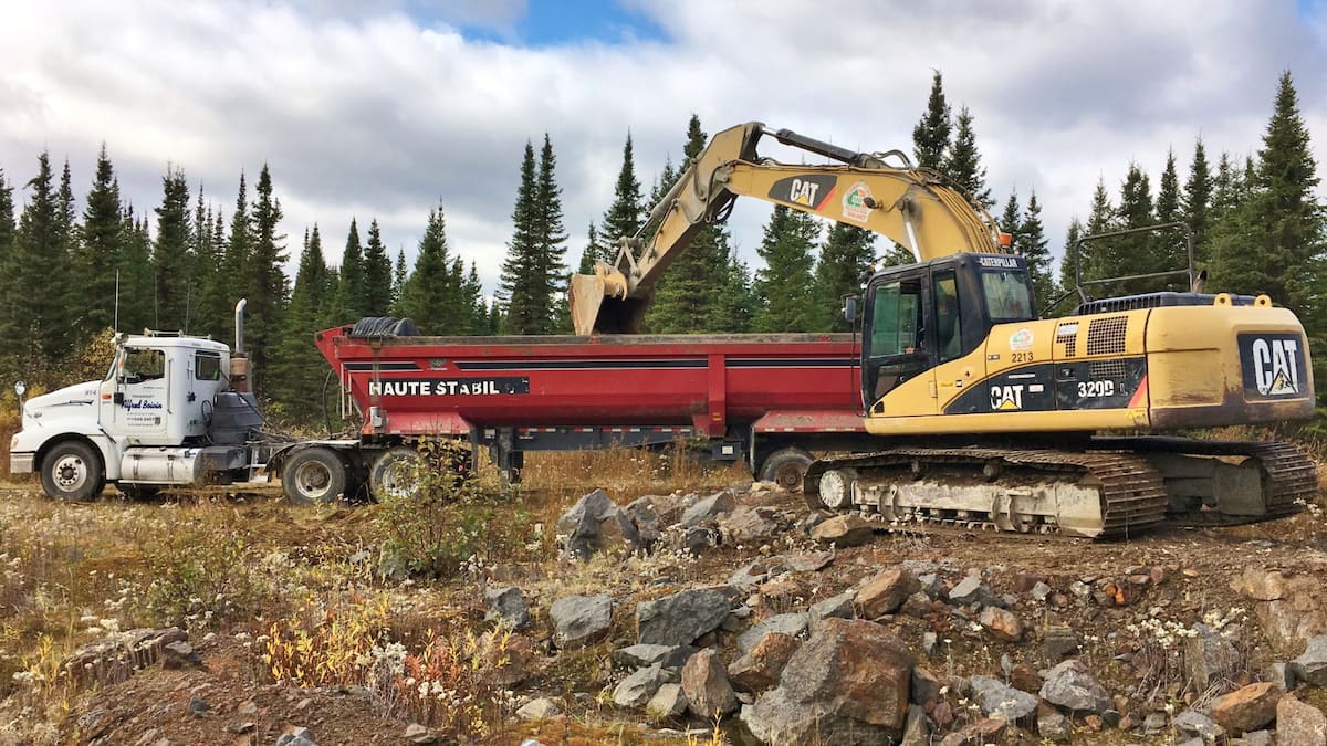 Minéraux et militarisation: un faux débat